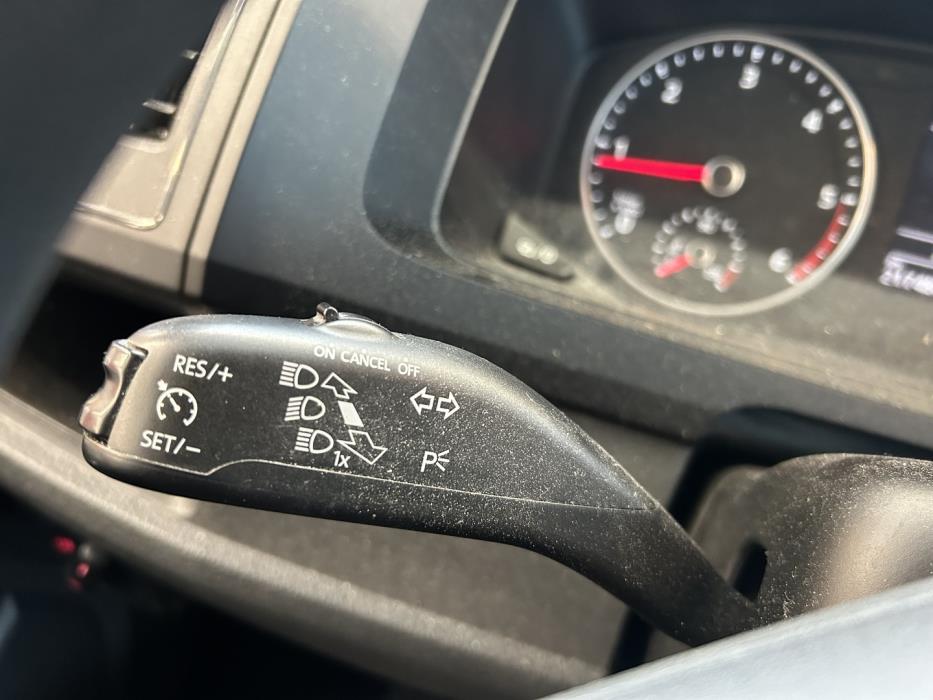 VOLKSWAGEN Caravelle 2016