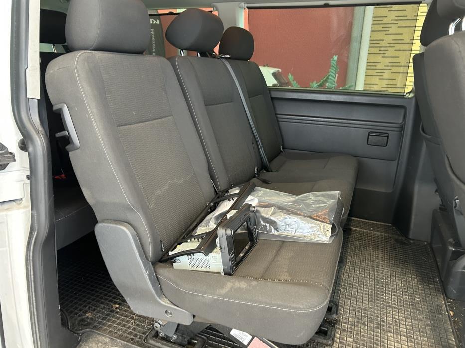 VOLKSWAGEN Caravelle 2016