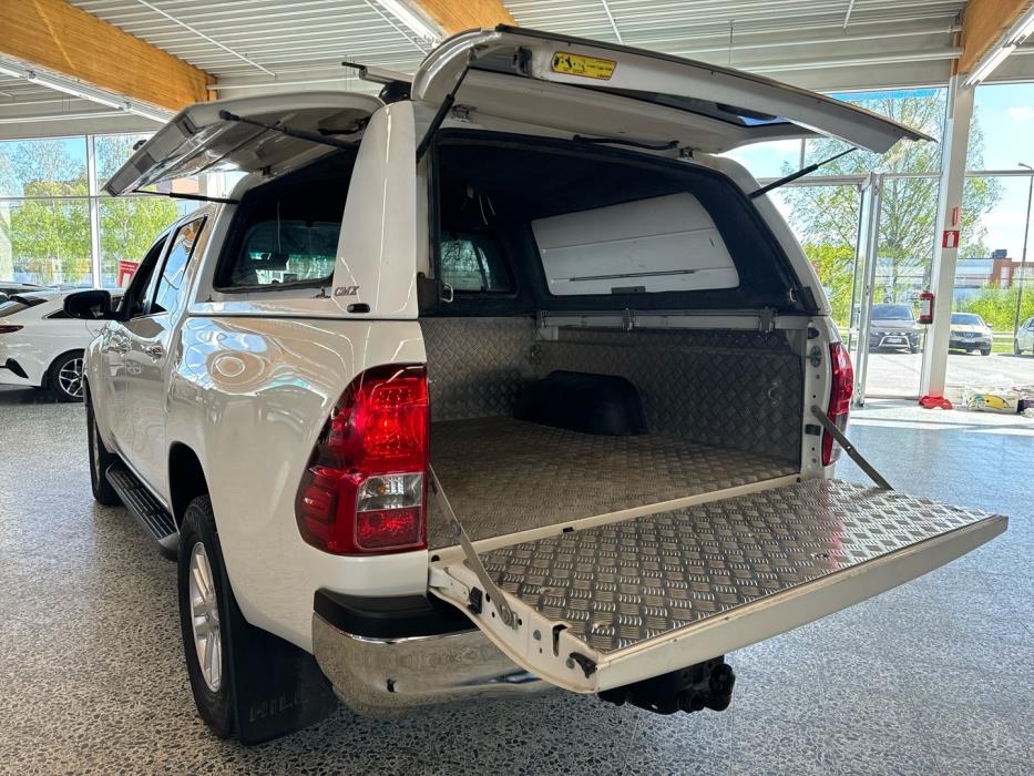 TOYOTA Hilux 2016