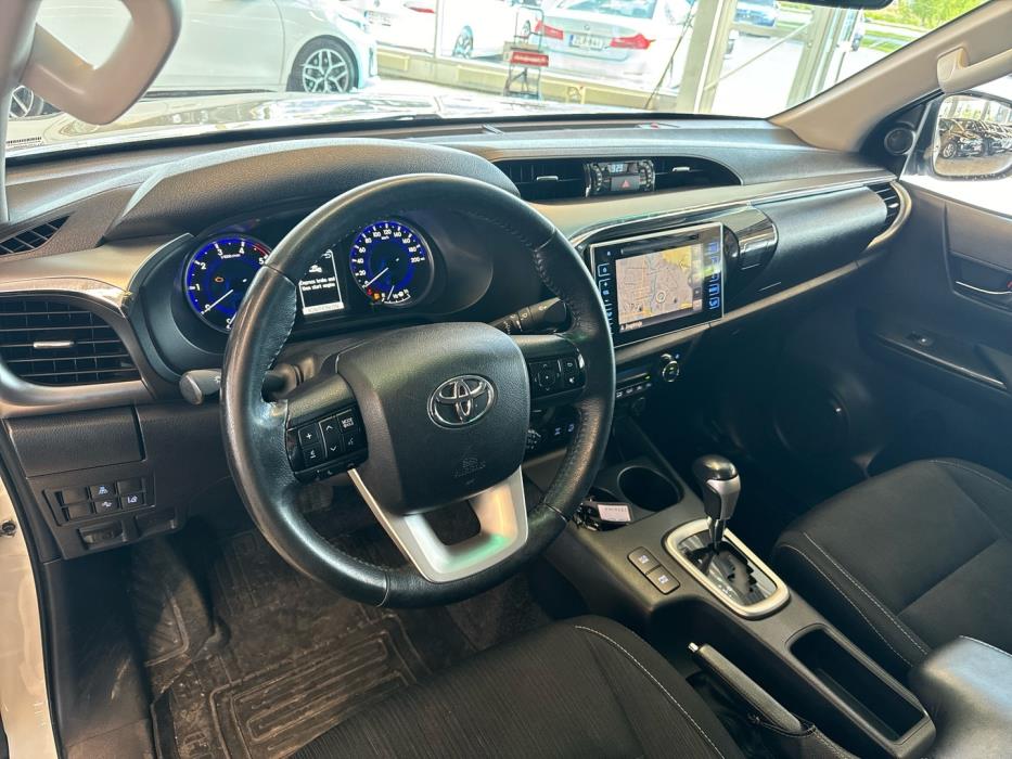 TOYOTA Hilux 2016