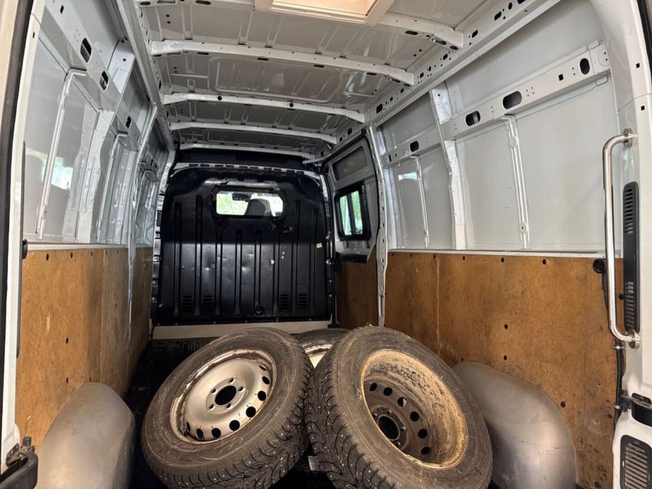 NISSAN NV400 2017
