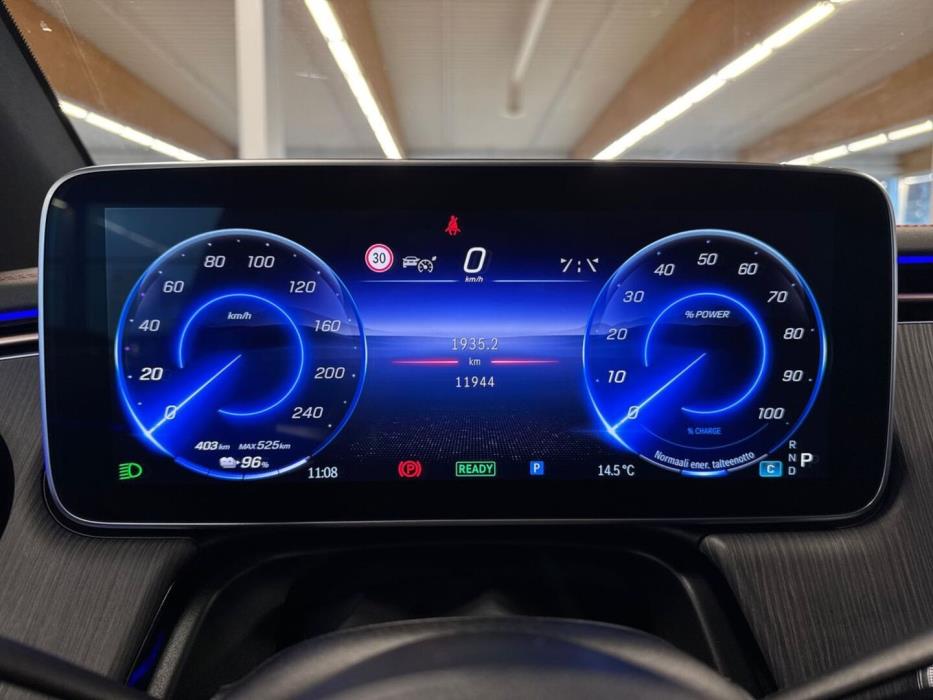 MERCEDES-BENZ EQE SUV 2025