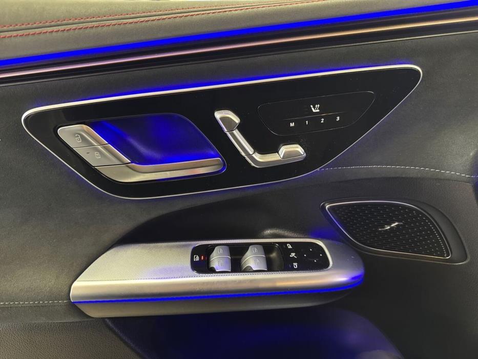 MERCEDES-BENZ EQE SUV 2025