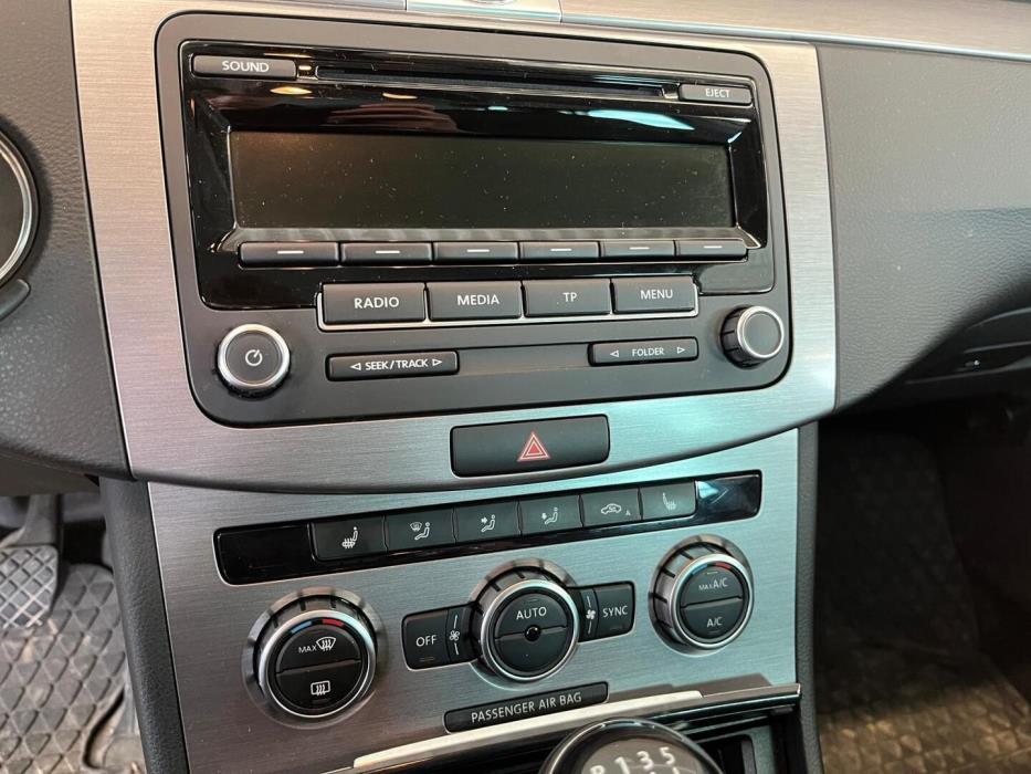 VOLKSWAGEN Passat 2014