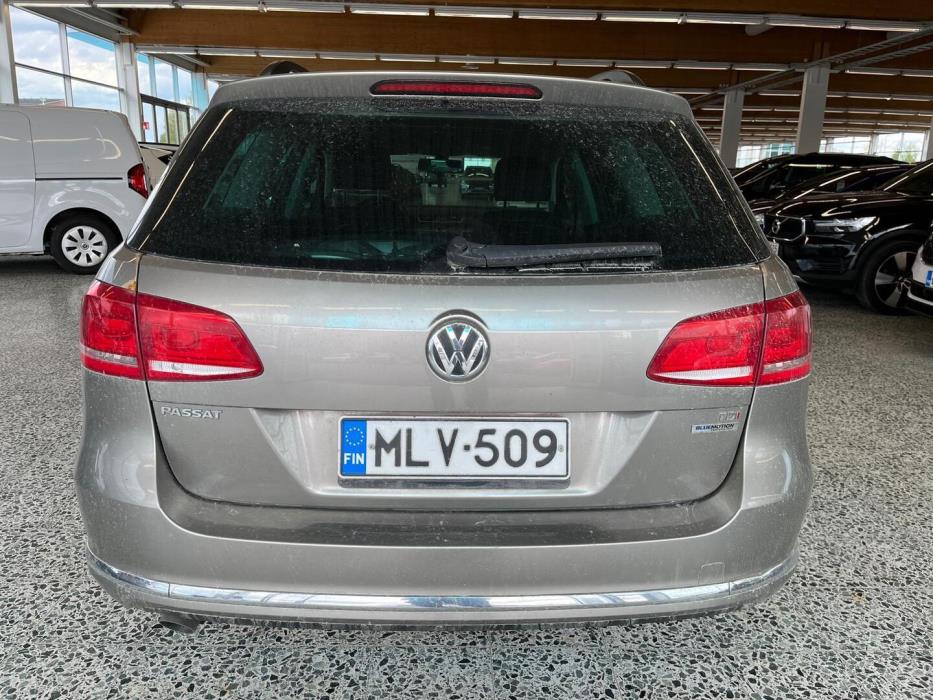 VOLKSWAGEN Passat 2014