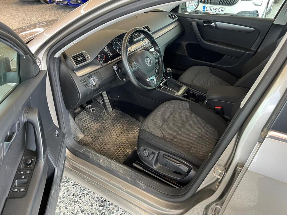 VOLKSWAGEN Passat 2014