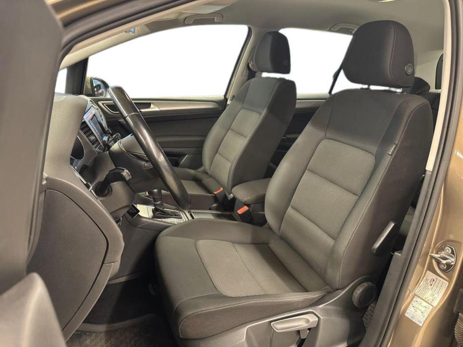 VOLKSWAGEN Golf Sportsvan 2014