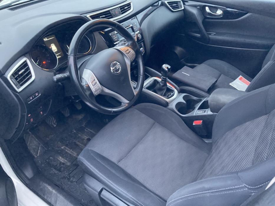 NISSAN Qashqai 2015