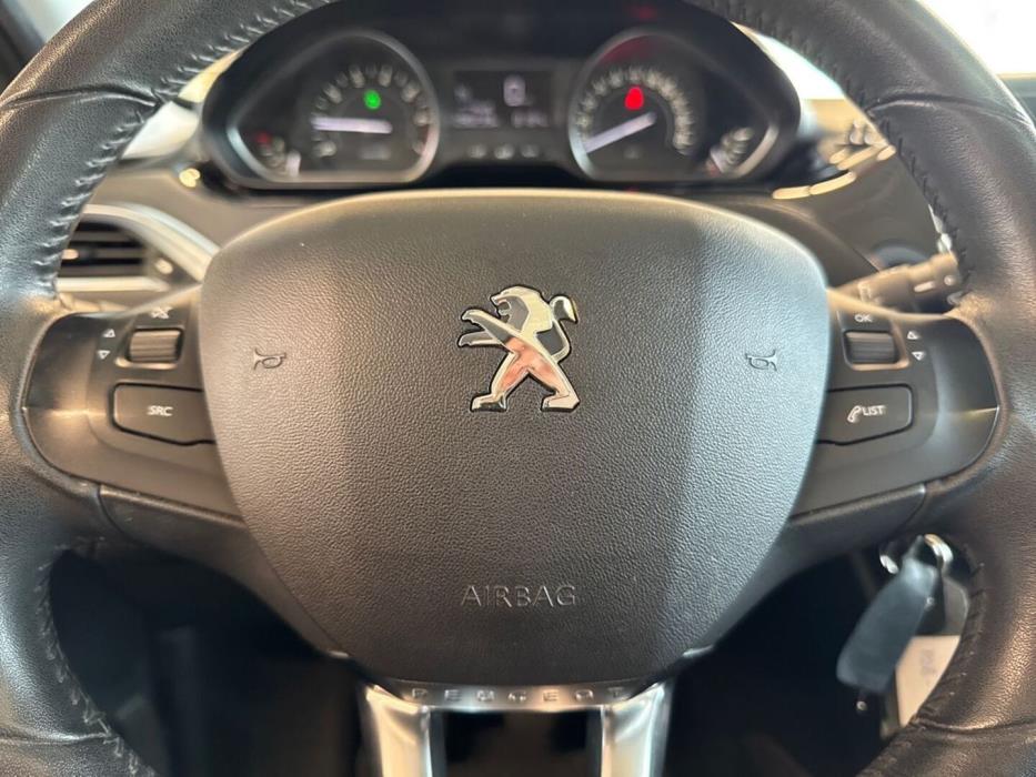 PEUGEOT 2008 2015