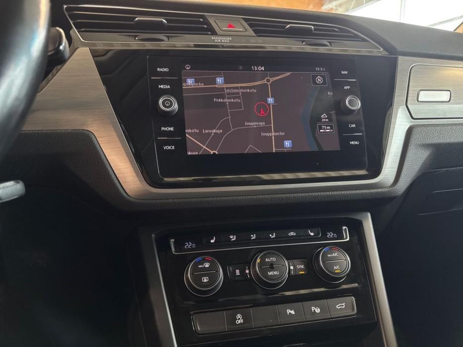 VOLKSWAGEN Touran 2018
