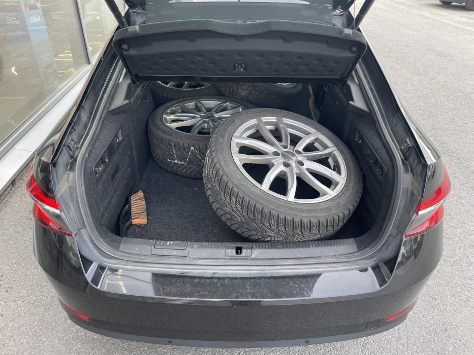 SKODA Superb 2023
