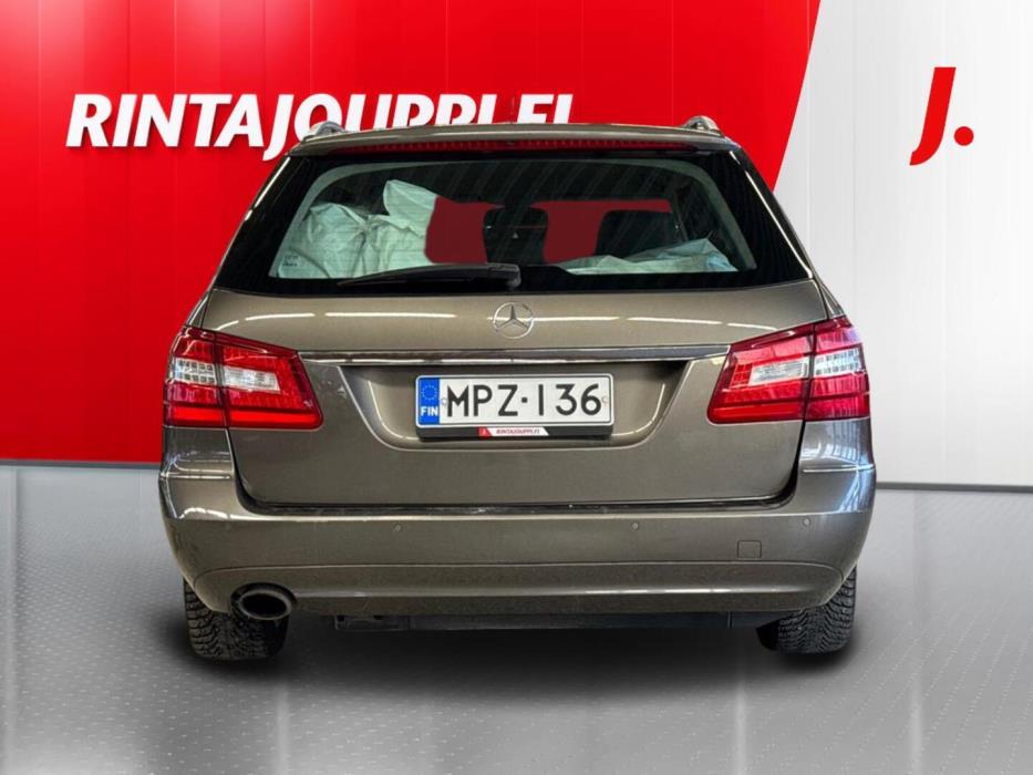 MERCEDES-BENZ E 2010