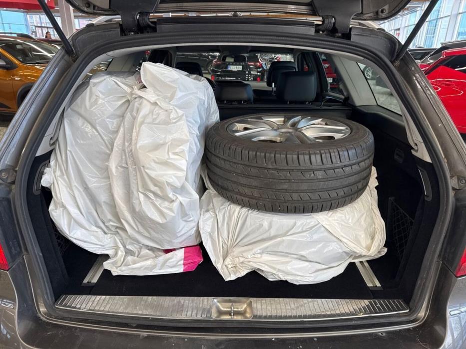 MERCEDES-BENZ E 2010