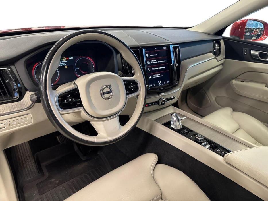 VOLVO XC60 2018