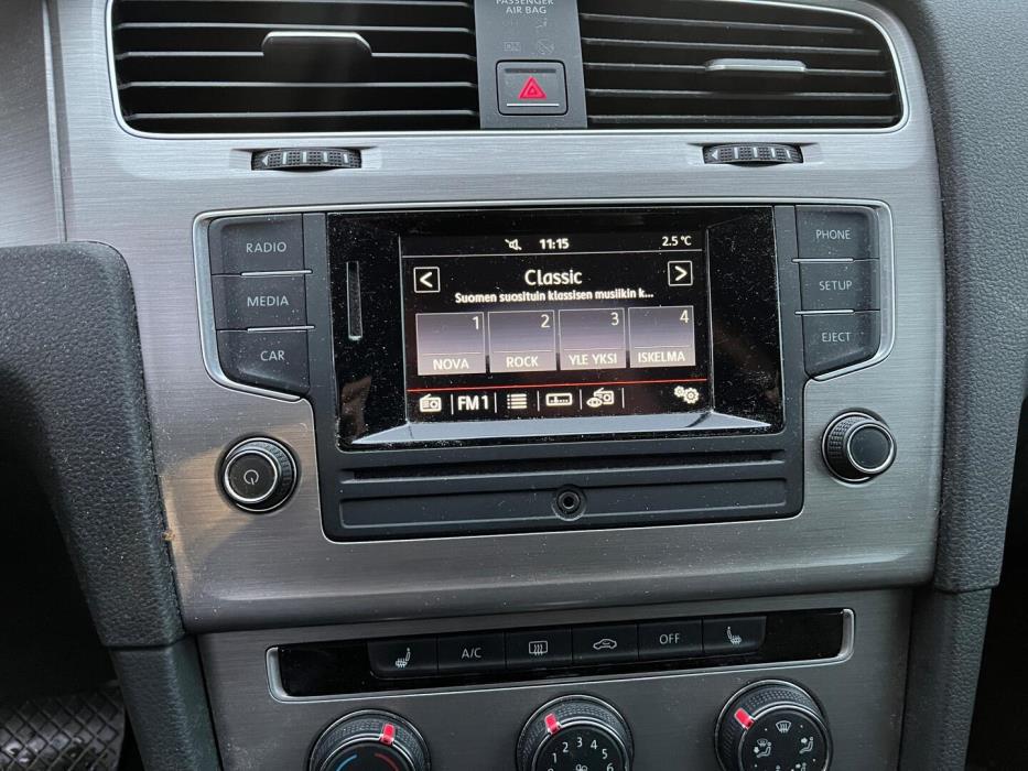 VOLKSWAGEN Golf 2016