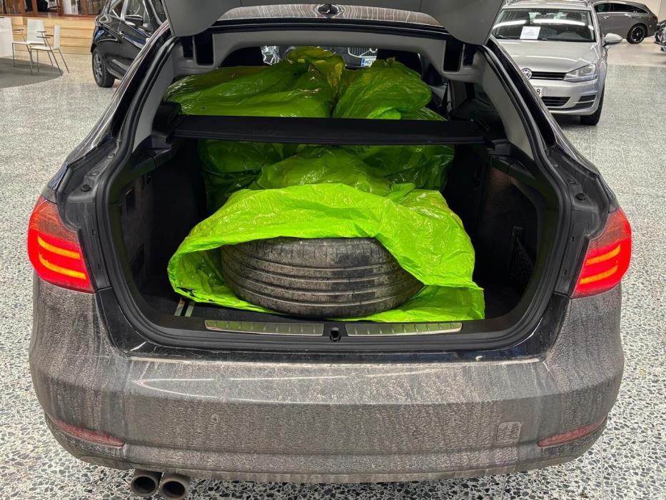 BMW 320 Gran Turismo 2016