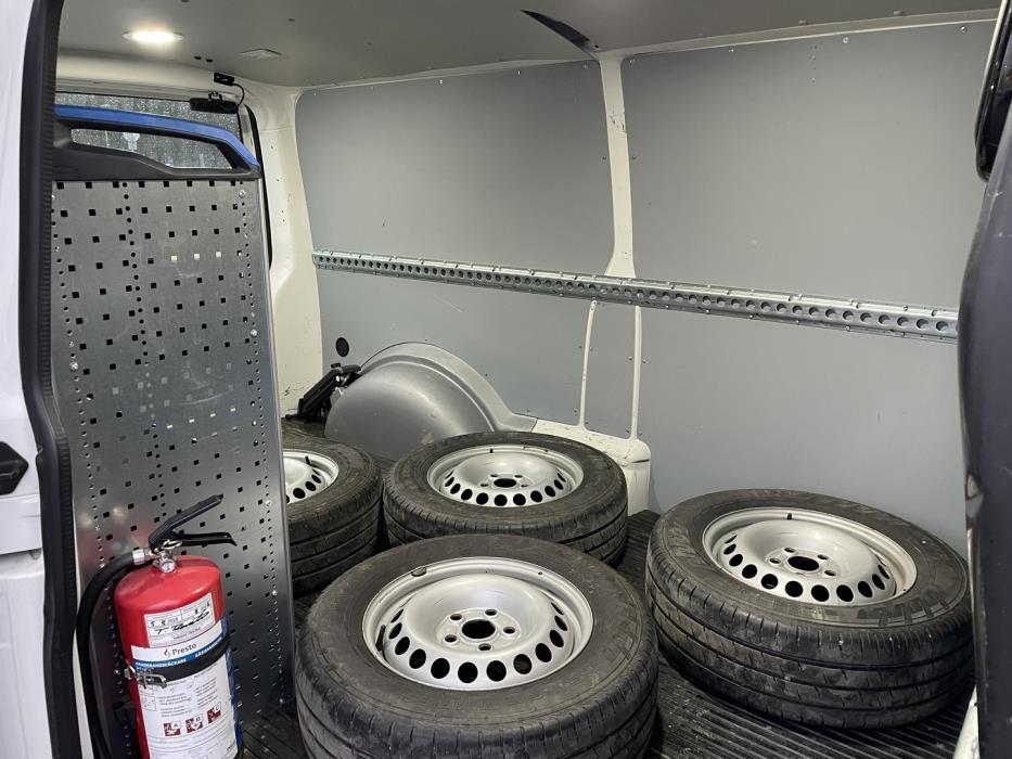 VOLKSWAGEN Transporter 2021