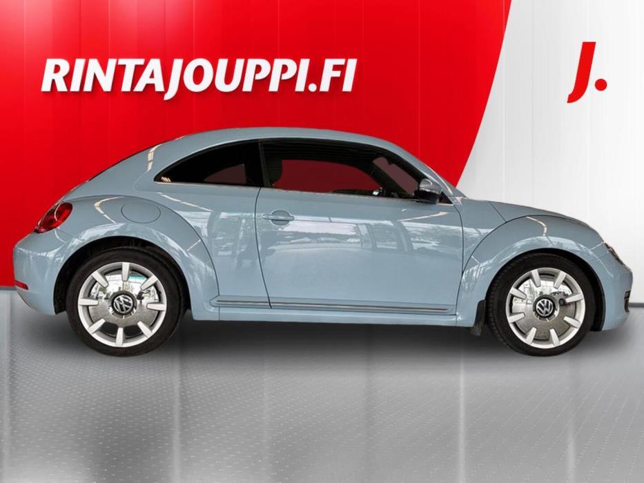 VOLKSWAGEN Beetle 2012