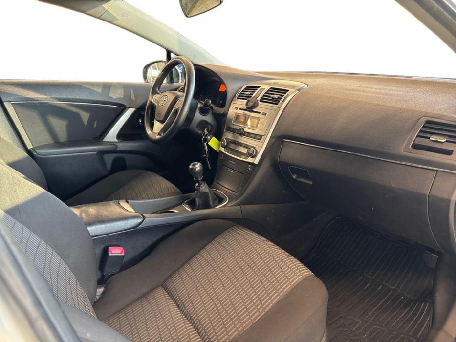 TOYOTA Avensis 2014
