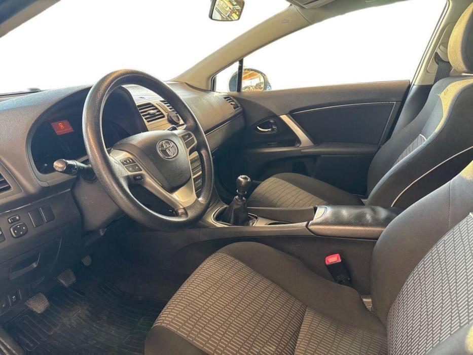 TOYOTA Avensis 2014