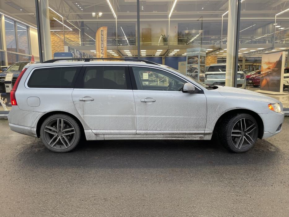 VOLVO V70 2012