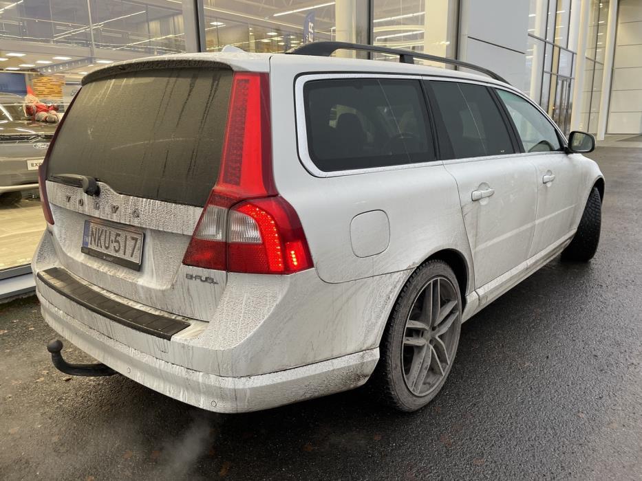VOLVO V70 2012