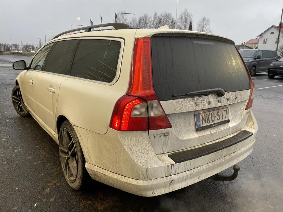 VOLVO V70 2012