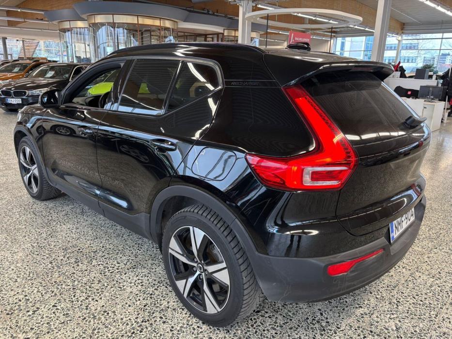 VOLVO XC40 2021