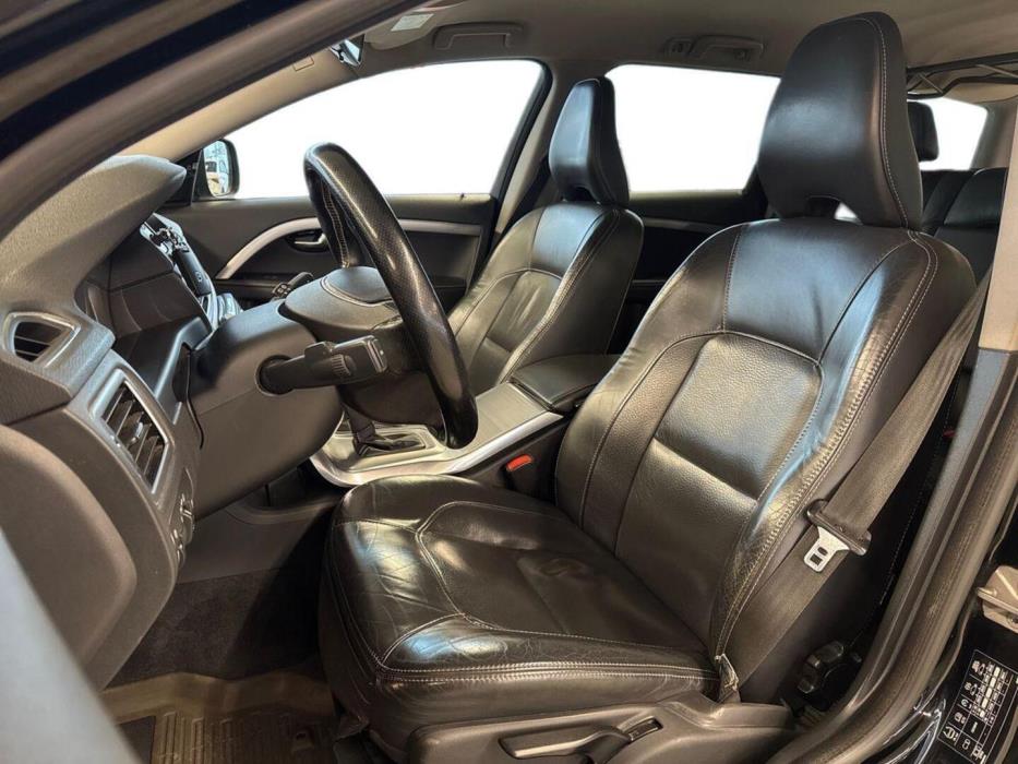 VOLVO XC70 2015