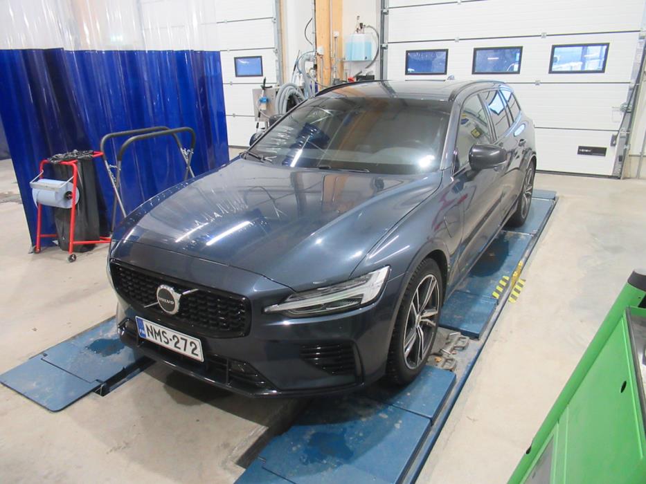 VOLVO V60 2023