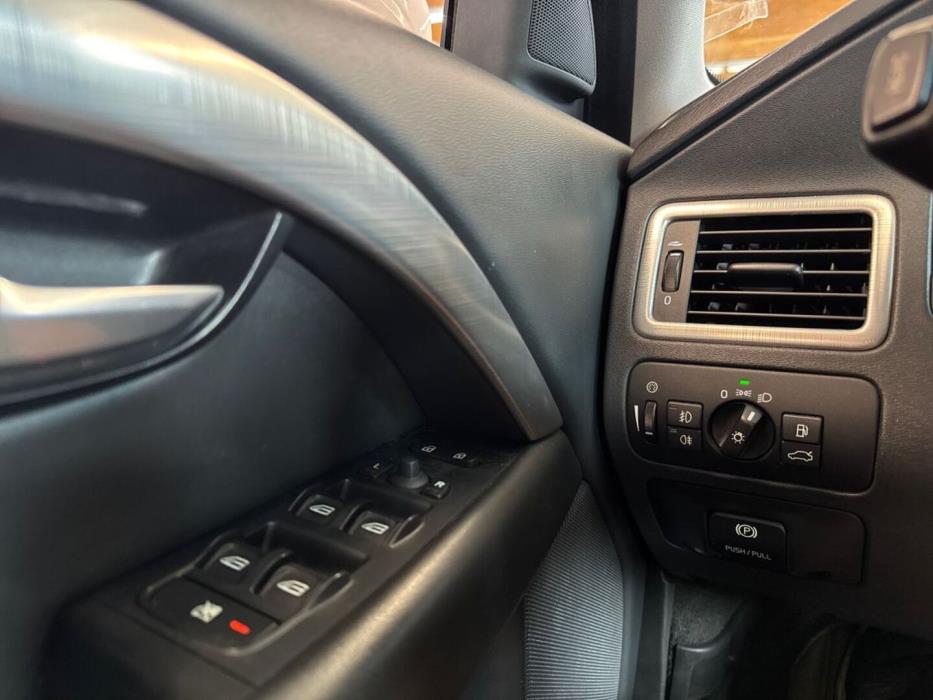 VOLVO V70 2009