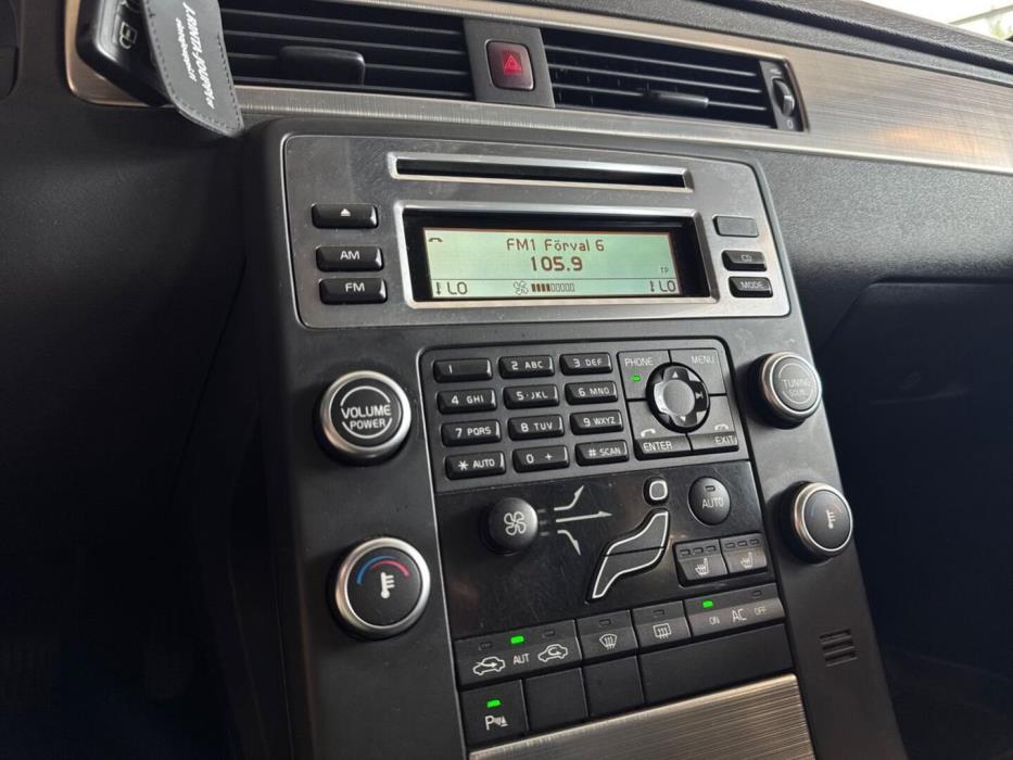 VOLVO V70 2009