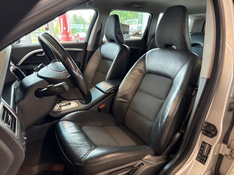 VOLVO V70 2009