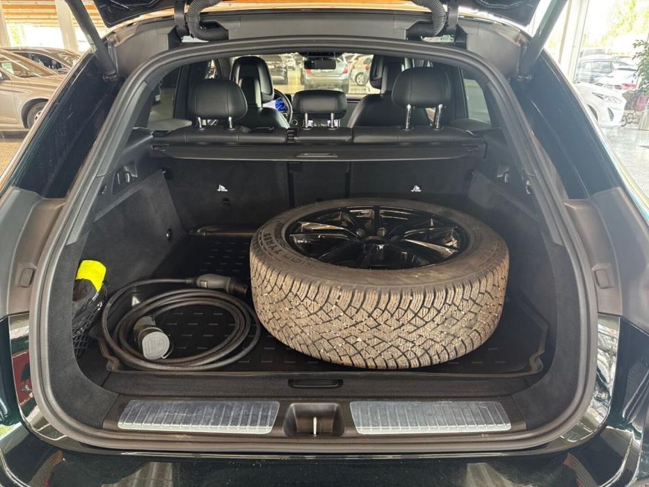 MERCEDES-BENZ EQE SUV 2024