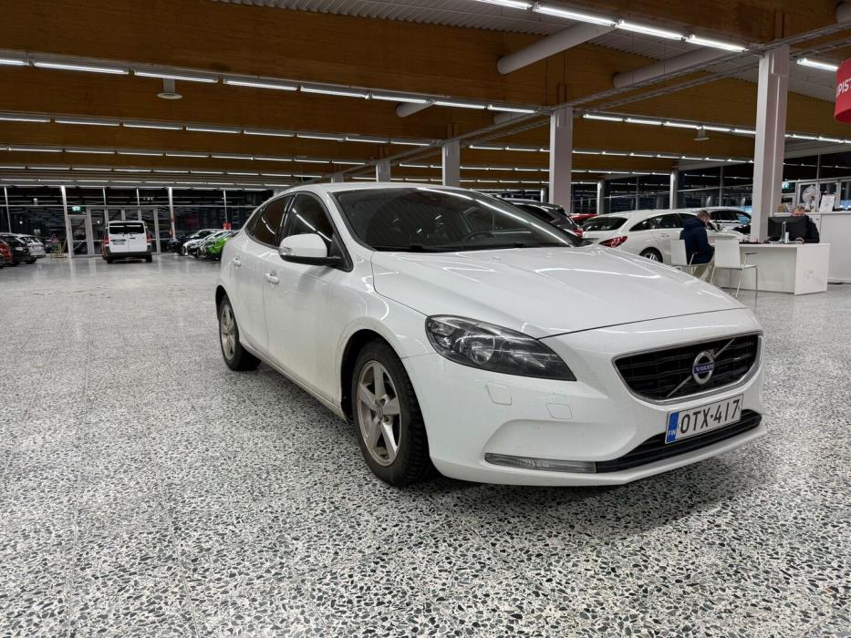 VOLVO V40 2013