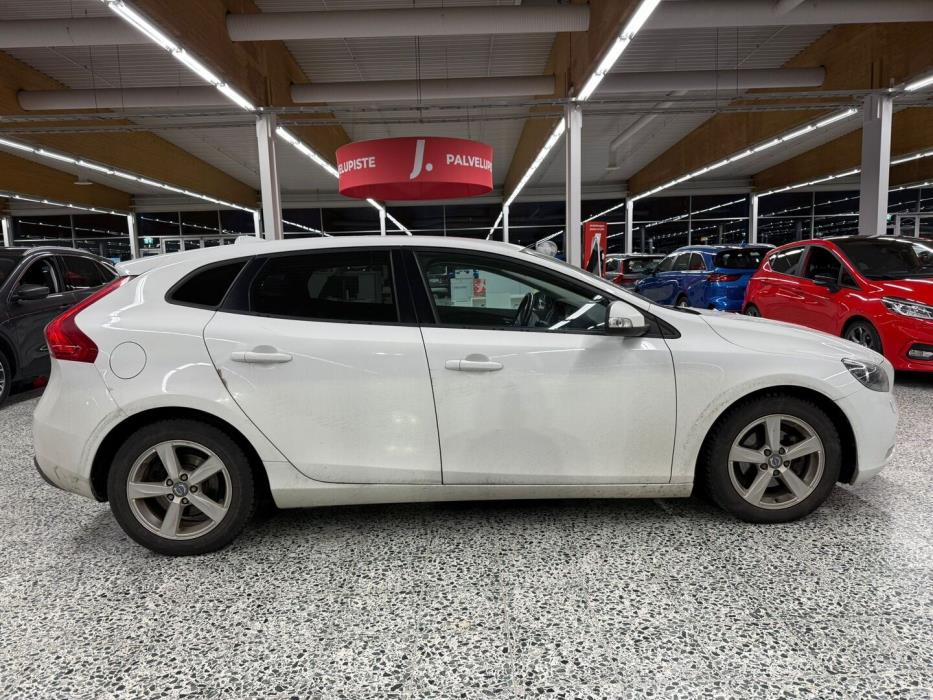 VOLVO V40 2013
