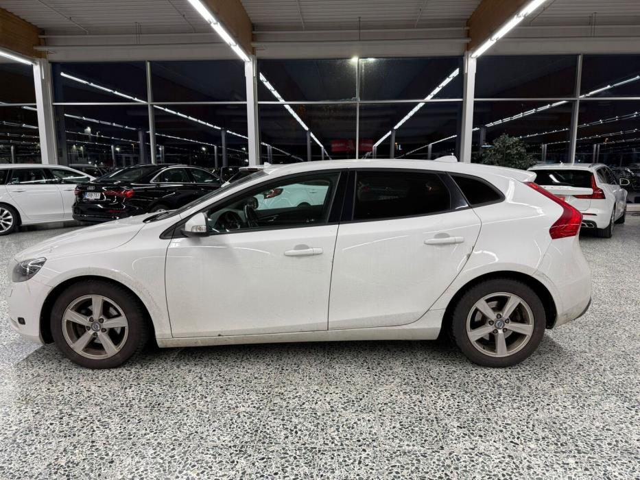 VOLVO V40 2013