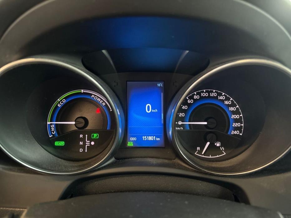TOYOTA Auris 2015