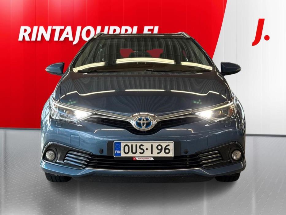TOYOTA Auris 2015
