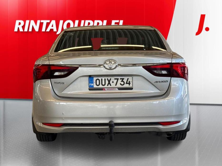 TOYOTA Avensis 2015