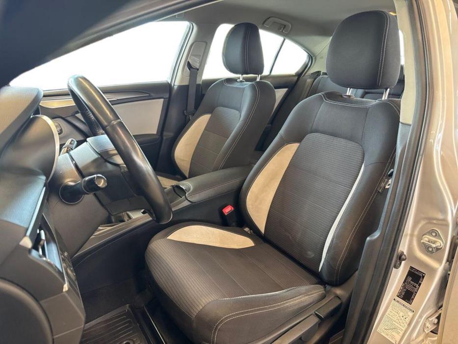 TOYOTA Avensis 2015