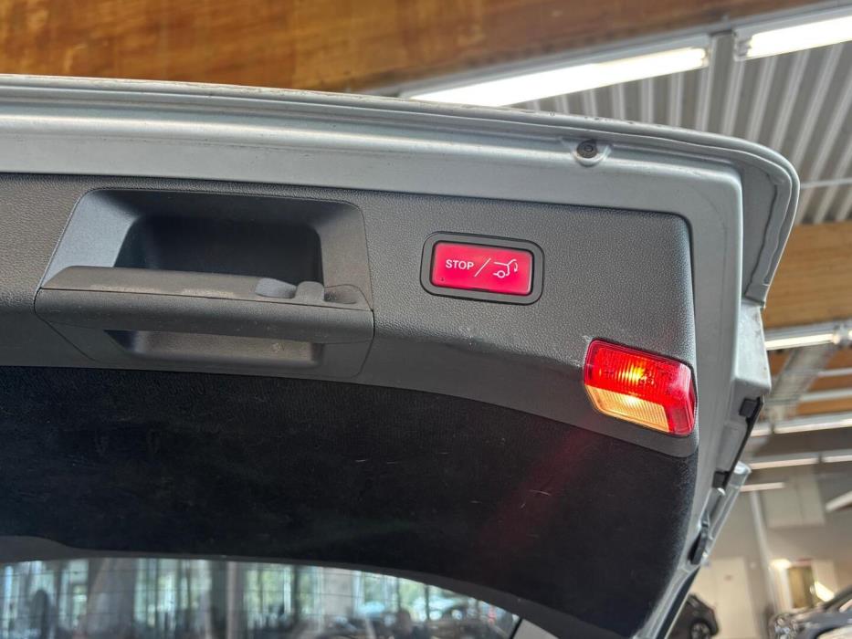 MERCEDES-BENZ E 2015