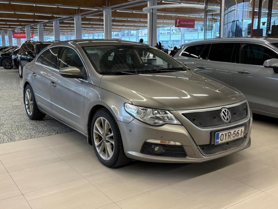 VOLKSWAGEN Passat CC 2010