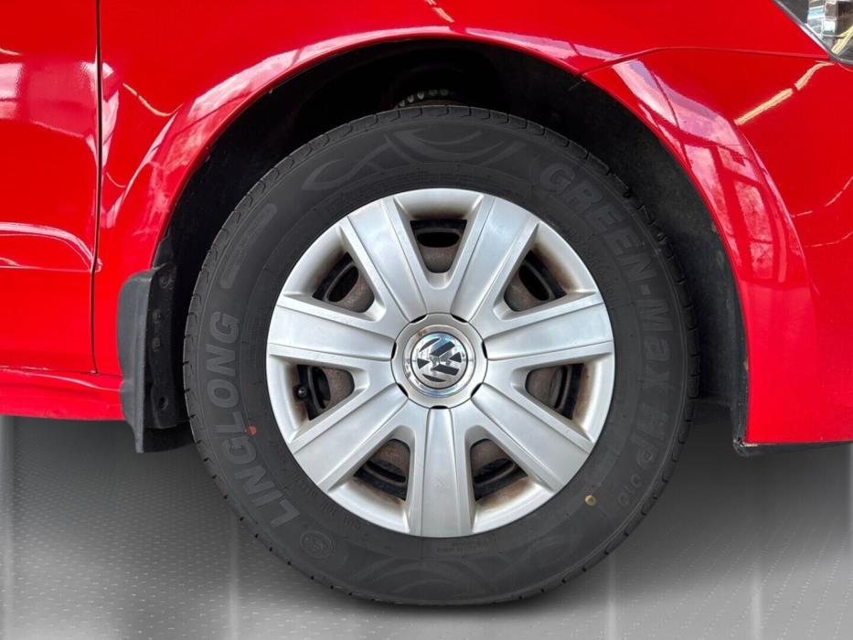 VOLKSWAGEN Polo 2011