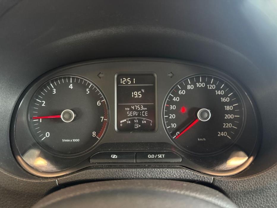 VOLKSWAGEN Polo 2011