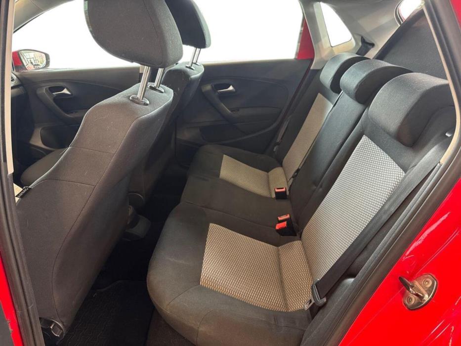 VOLKSWAGEN Polo 2011