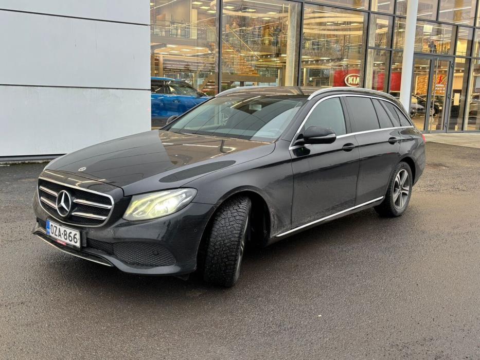 MERCEDES-BENZ E 2019