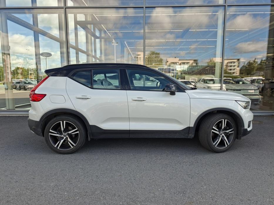 VOLVO XC40 2020