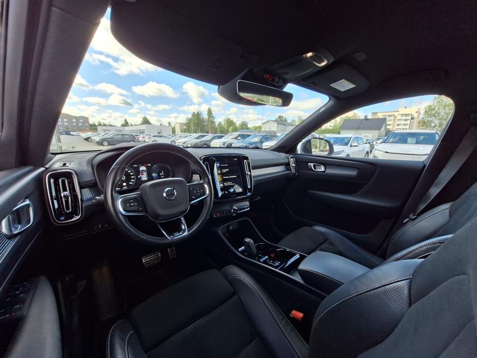 VOLVO XC40 2020