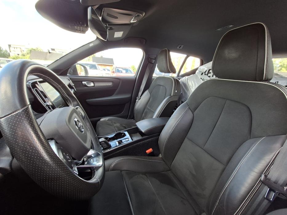 VOLVO XC40 2020